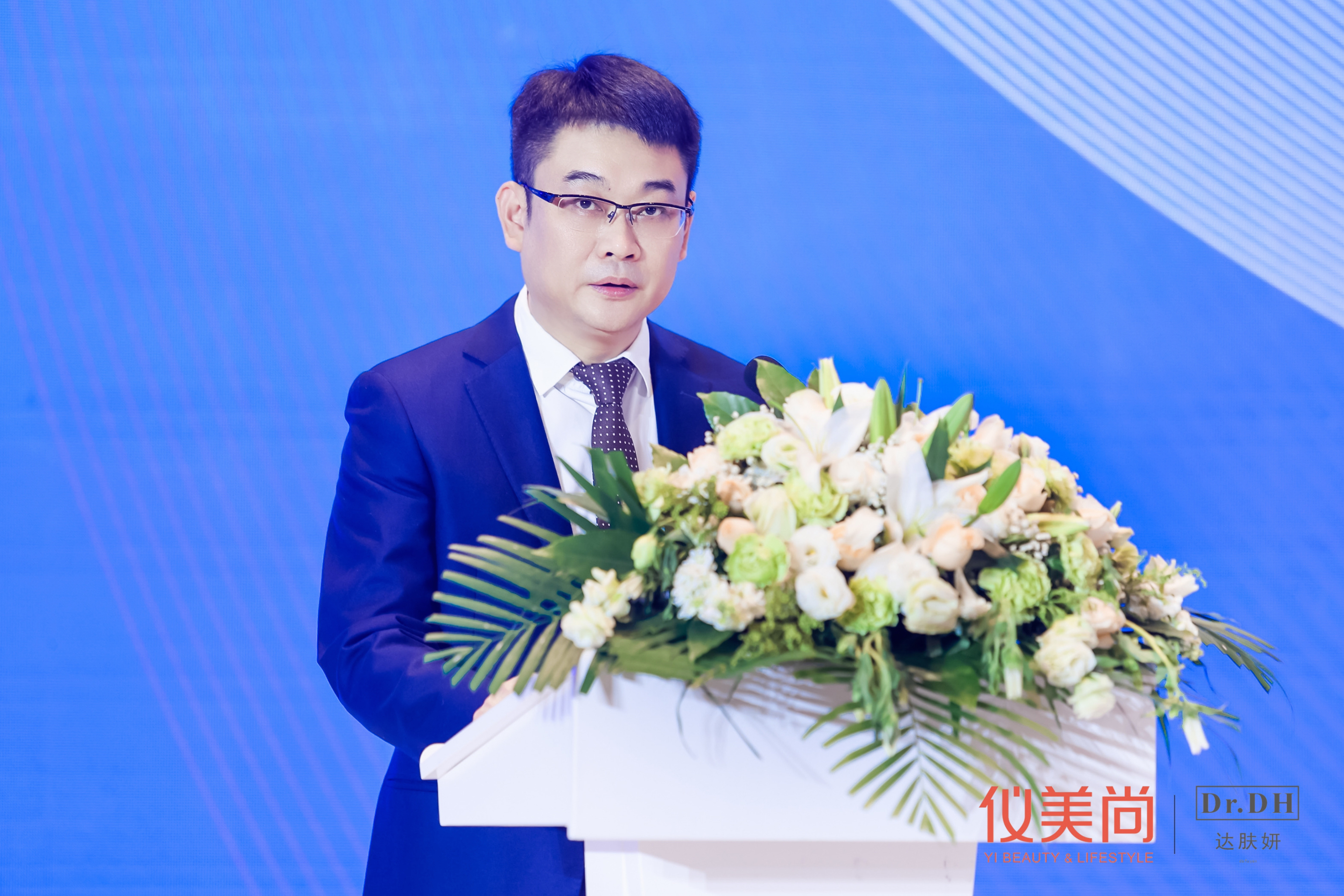 老简.jpg